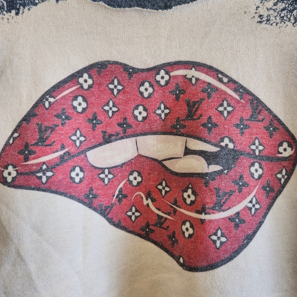 LV Lip Design Sweatshirt - Picture 3 of 7